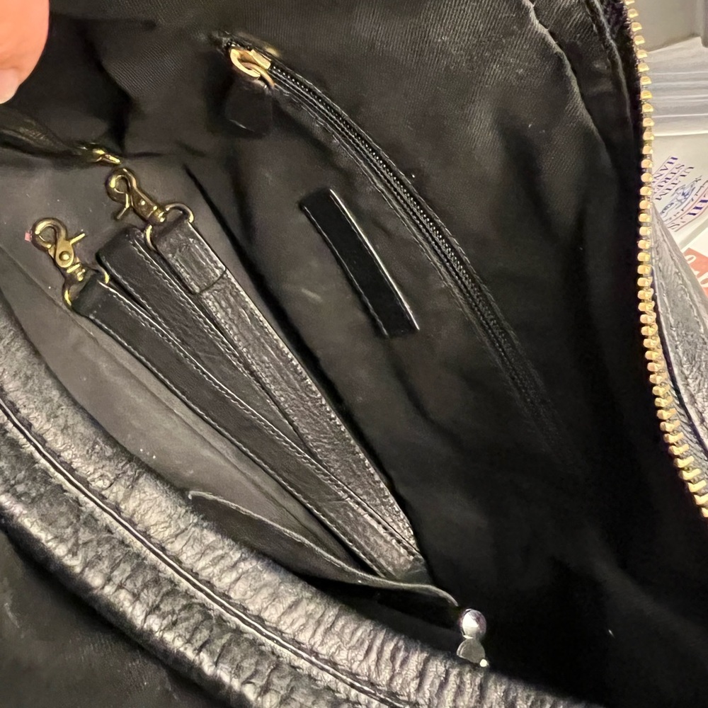 Frye Claude Hobo purse in Black leather - Picture 9 of 11